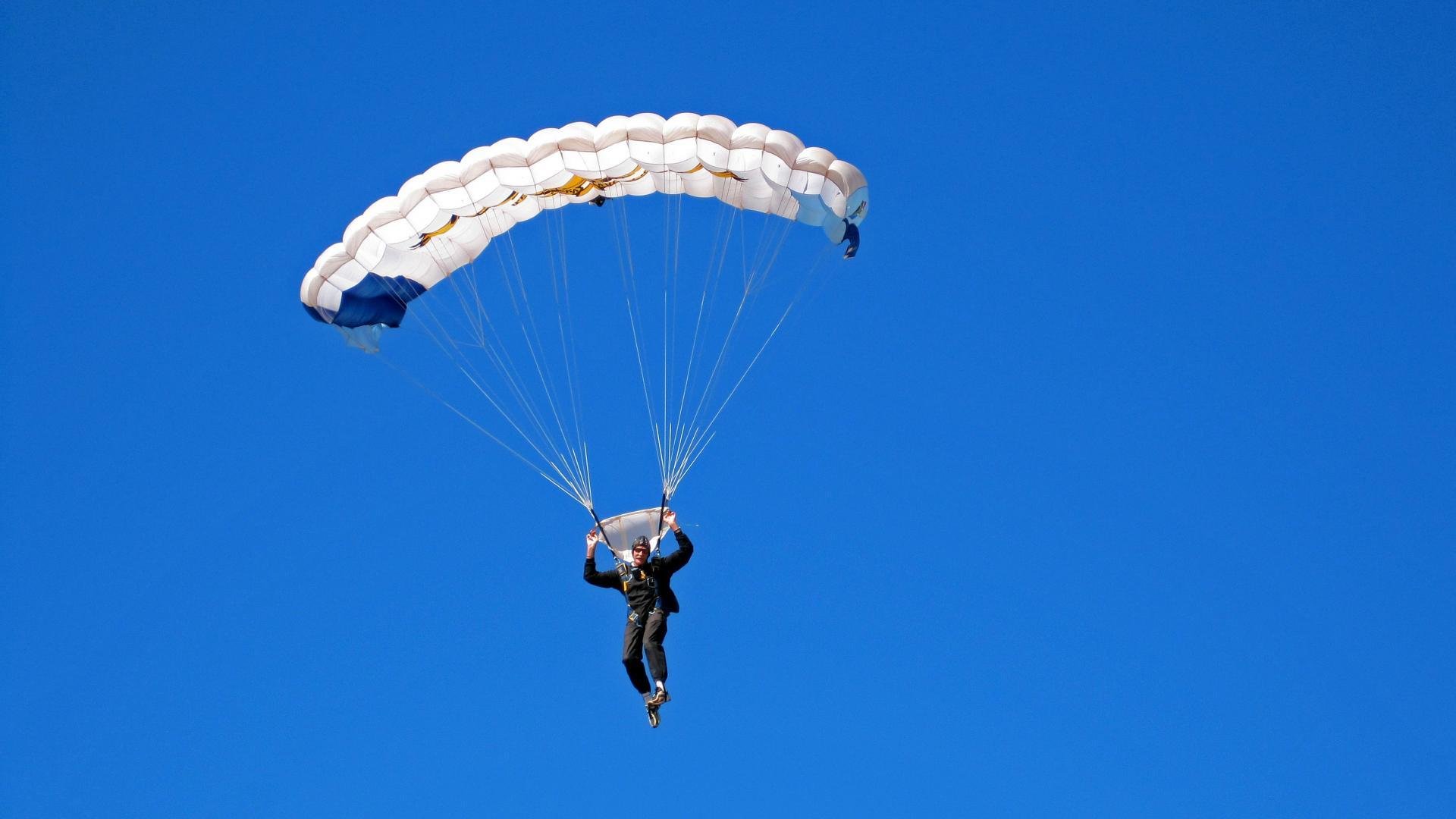开云-羚羊队的战术打法：稳固防线与锐利反击，完美契合现代橄榄球，ncaa羚羊